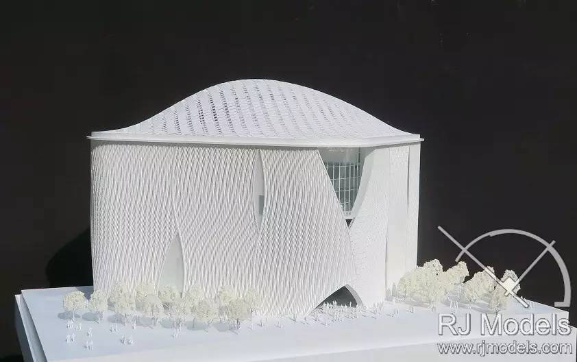 ▲戲曲中心概念模型的白色外立觀的整體照。